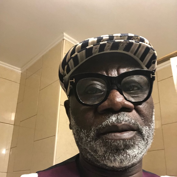 Meet your Posher, Demi - Picture 2 of 2